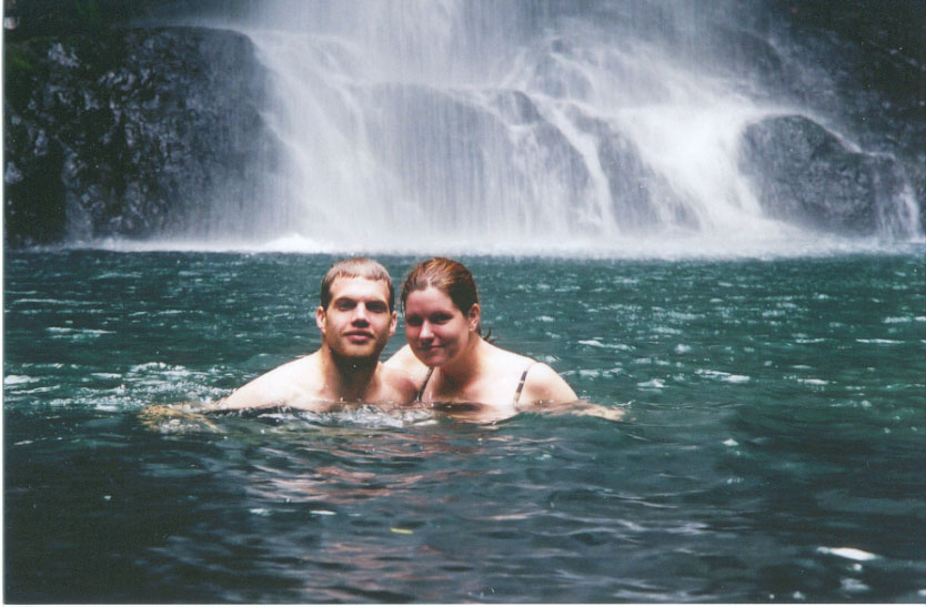 Steph and Ian at the Lagoon Rincon de la Vieja Volcano.jpg (92406 bytes)